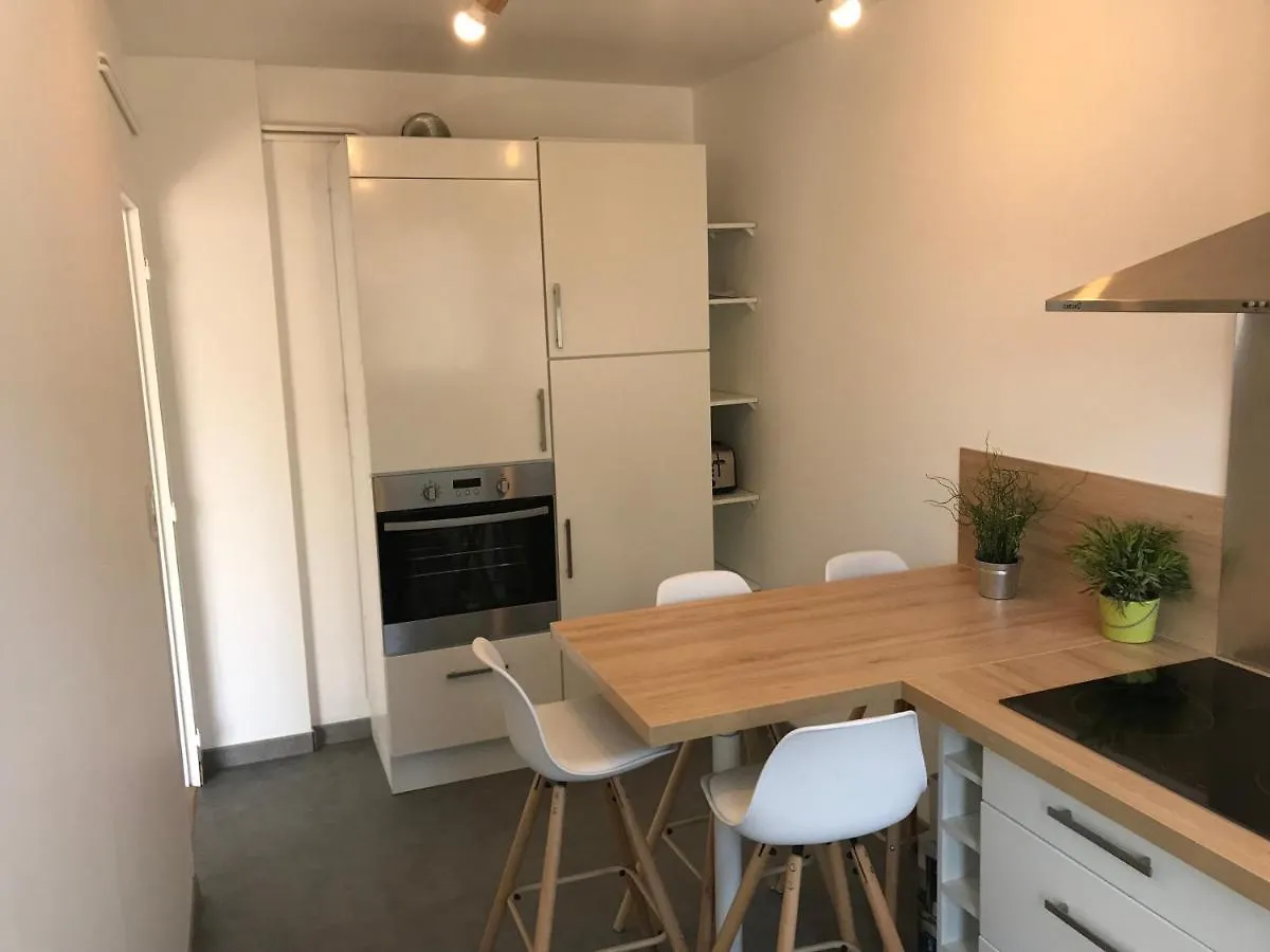 아파트 Chic T3 Neuf Calme Proche Centre-Ville Et Plages 로리앙